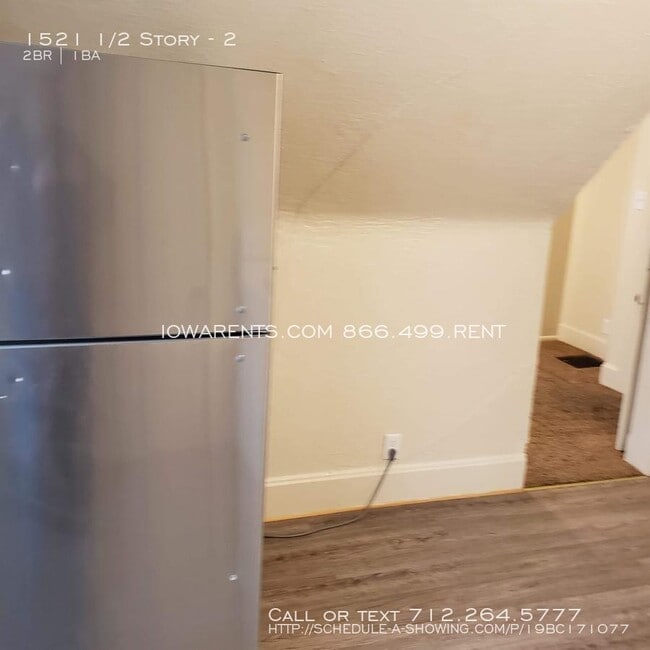 Building Photo - 1521 1/2 Story-2