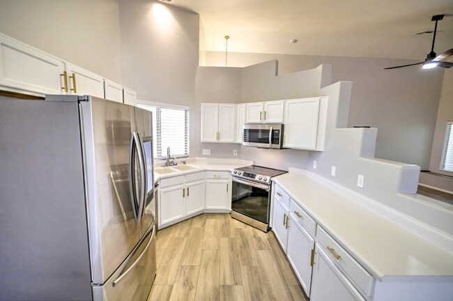 Building Photo - Smart East Side 3 Bedroom Home with EV cha...