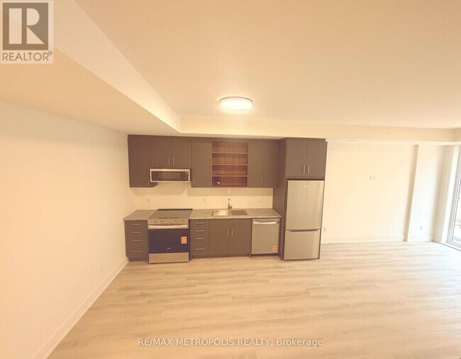 Building Photo - 68 EVERETT Cmn