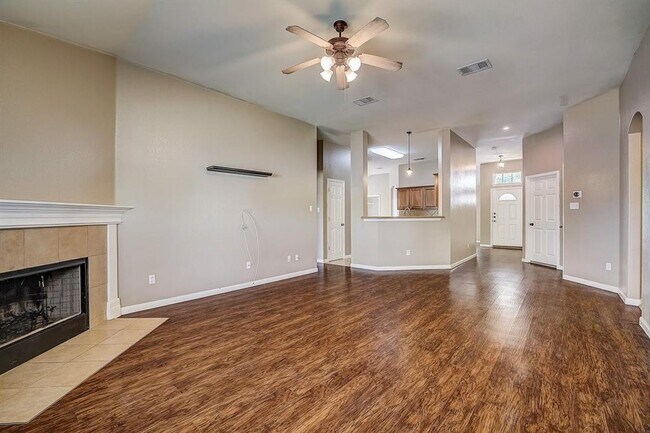 Building Photo - 204 Kerley Dr