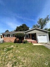 Building Photo - 2711 Heatter Ave