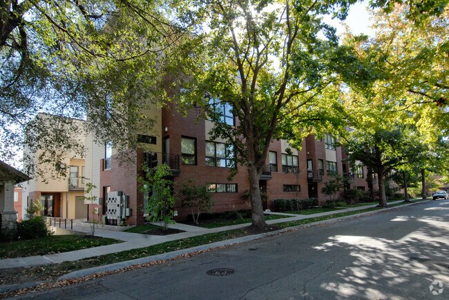 Building Photo - 4537-4563 Washington St