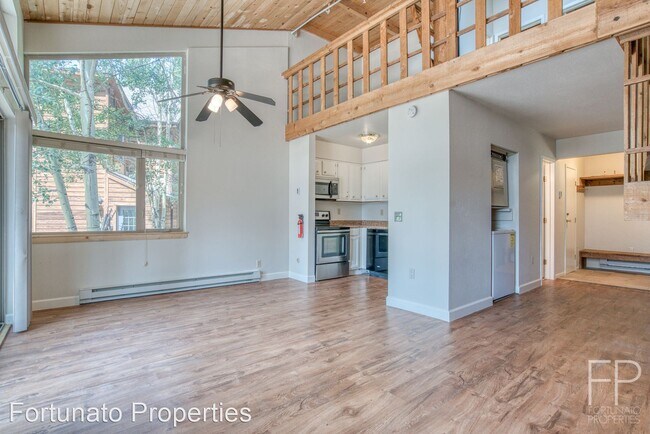 Foto del edificio - 2 br, 2 bath House - 166 S Fuller Placer  ...