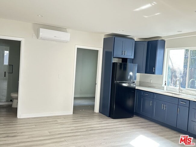 Foto del edificio - 6224 3/4-6228 De Longpre Ave