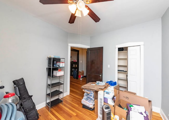 Foto del edificio - 1310 W Montrose Ave