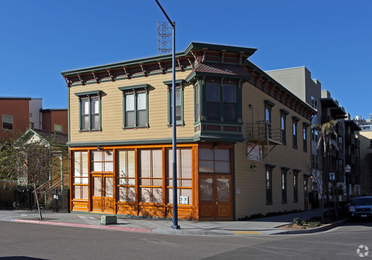 Primary Photo - Isaac Lyon Building