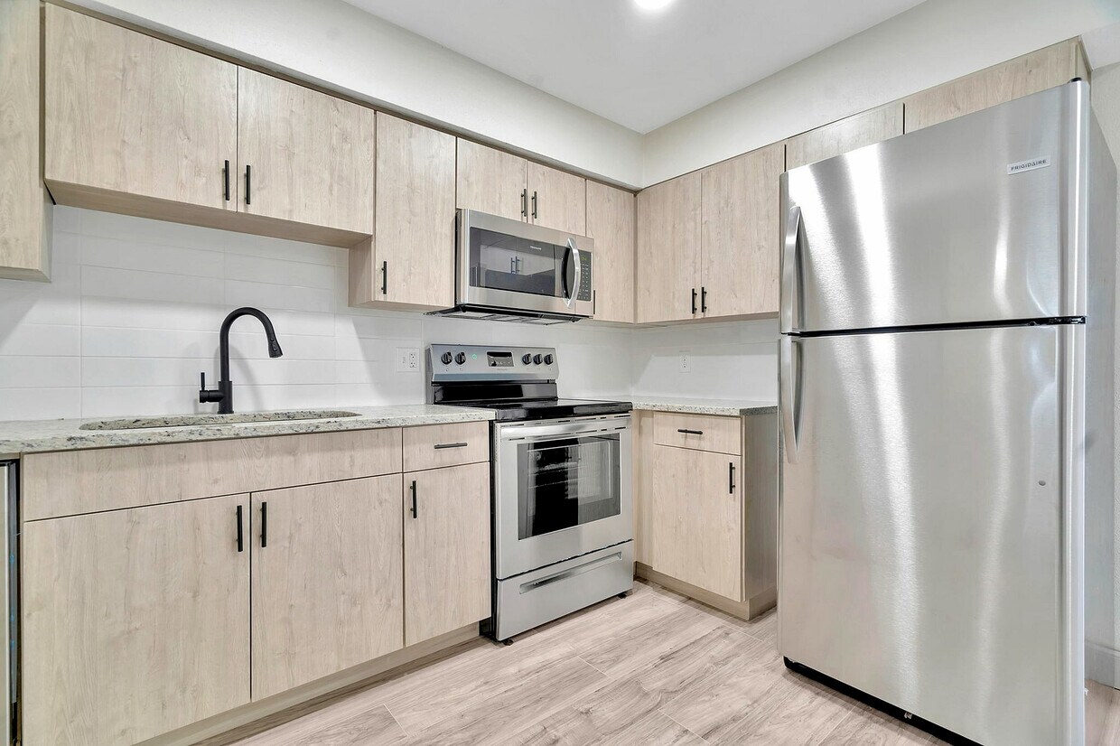 Foto principal - Temple Crest Townhomes