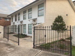 Foto del edificio - 4092 Burbank Dr