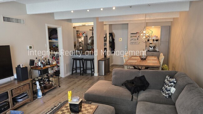 Foto del edificio - 777 N Washington St