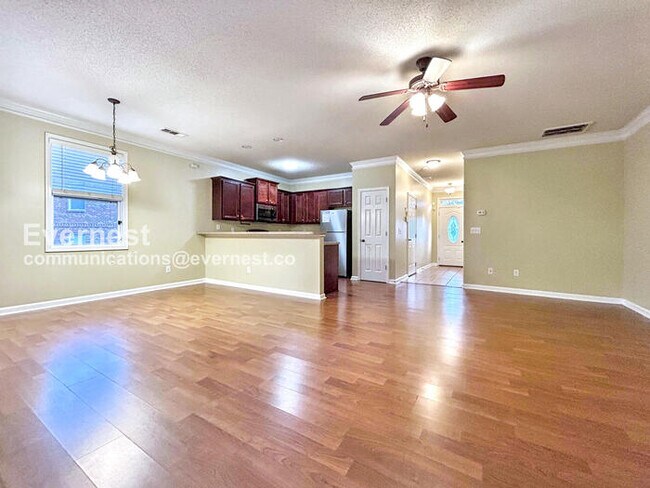 Foto del edificio - 7073 Blairs View Dr