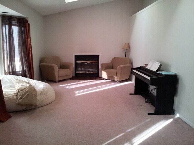 Foto del edificio - comfy home for rent