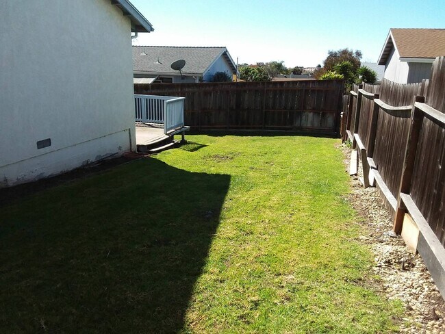 Building Photo - 114 Holly Way Pismo Beach