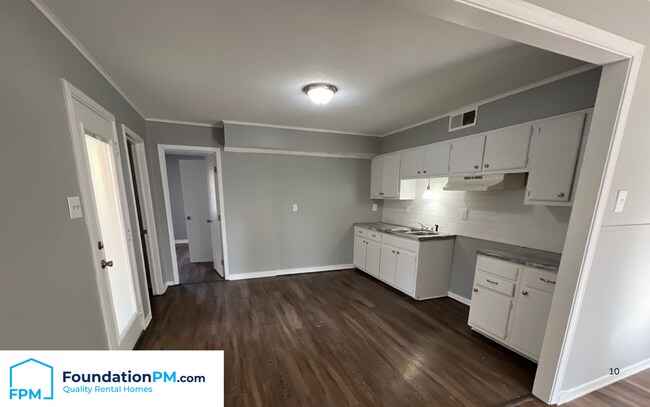 Foto del edificio - 4572 Spring Glen Dr