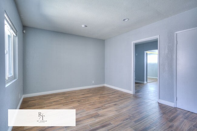 Building Photo - 3045 Charlotte Ave