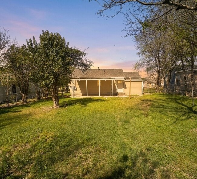 Building Photo - 1717 S 7th St