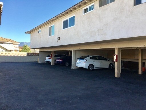 Building Photo - 743 S Sierra Vista Ave