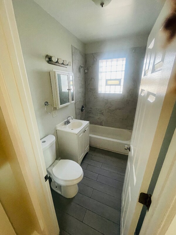 Building Photo - 6847 S Indiana Ave