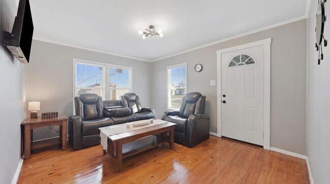 Foto del edificio - 3703 Redding Rd