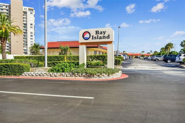 Foto del edificio - 7400 Sun Island Dr S