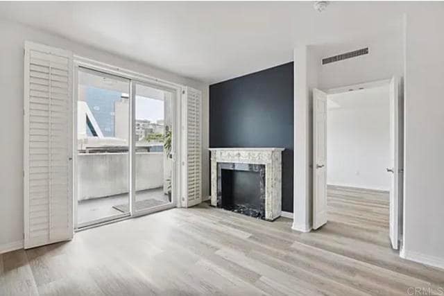 Building Photo - 1601 India St