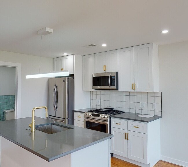 Foto del edificio - 2636 Belgrade St