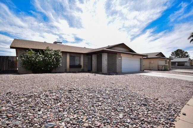 Foto del edificio - 6525 W Mercer Ln