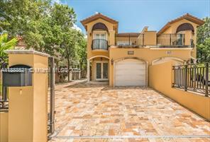Building Photo - 3065 Allamanda St