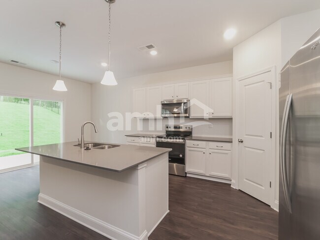 Building Photo - 637 Rivermist Dr