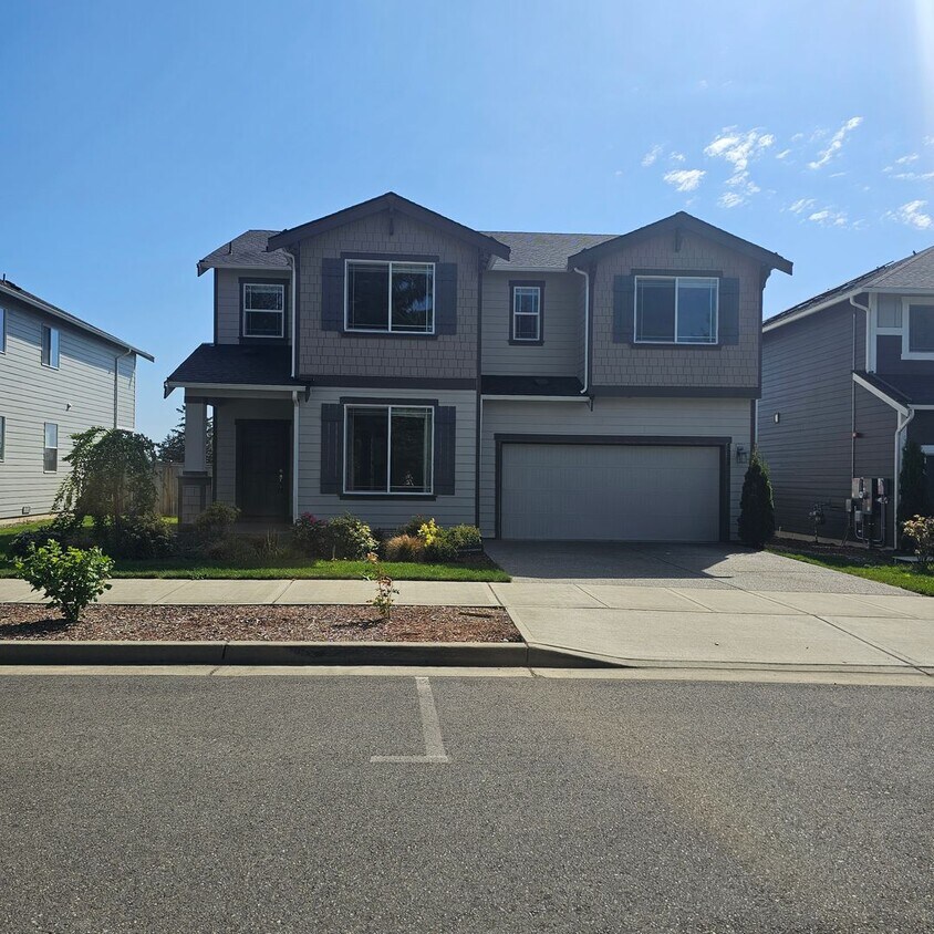 Primary Photo - Beautiful 4-Bedroom Home with Spacious Lof...