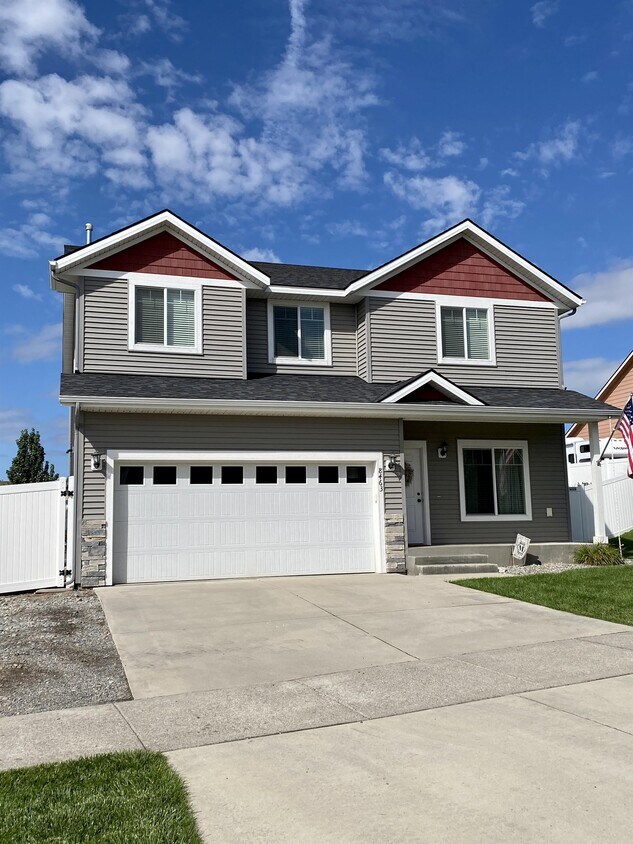 8463 Boysenberry Loop, Hayden, ID 83835 House Rental in Hayden, ID