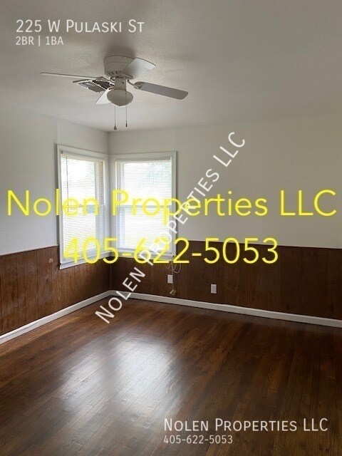 Foto del edificio - 225 W Pulaski St
