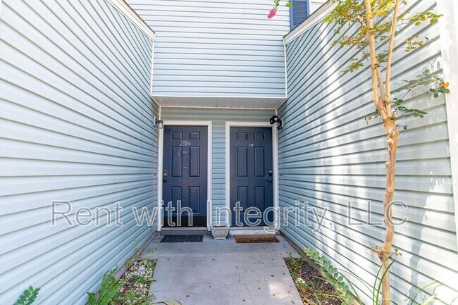 Foto del edificio - 2186 Timberwood Cir N