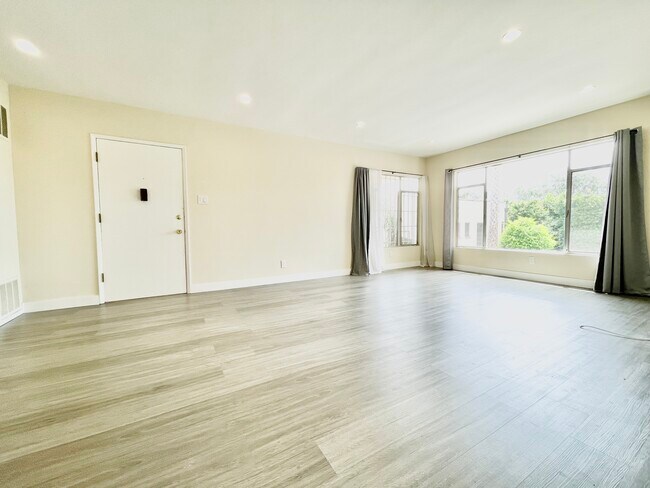 Foto del edificio - 925 S Holt Ave
