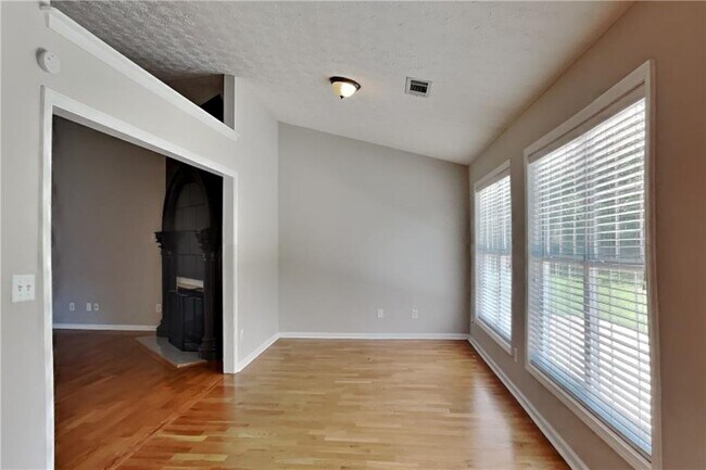 Building Photo - 1325 Cedar Oak Ln