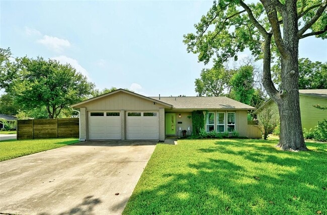 Building Photo - 2301 Village Cir