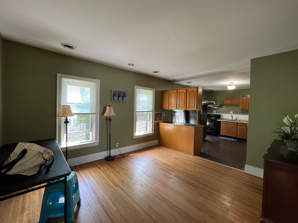 Primary Photo - 78 Callodine Ave