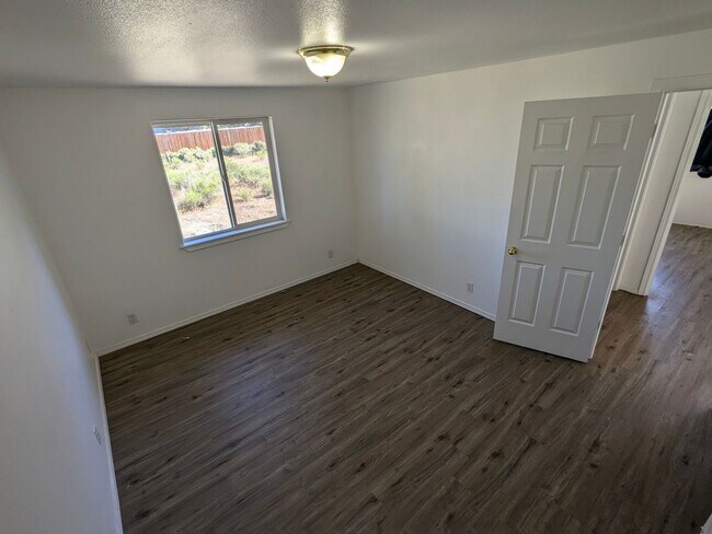 Foto del edificio - Huntington Rd. Duplex