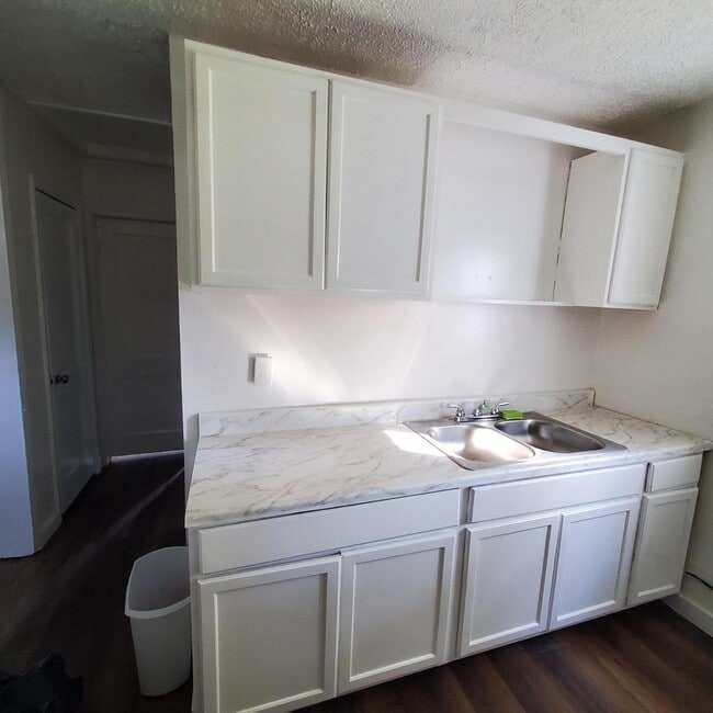 Foto del edificio - 328 Bellair Rd