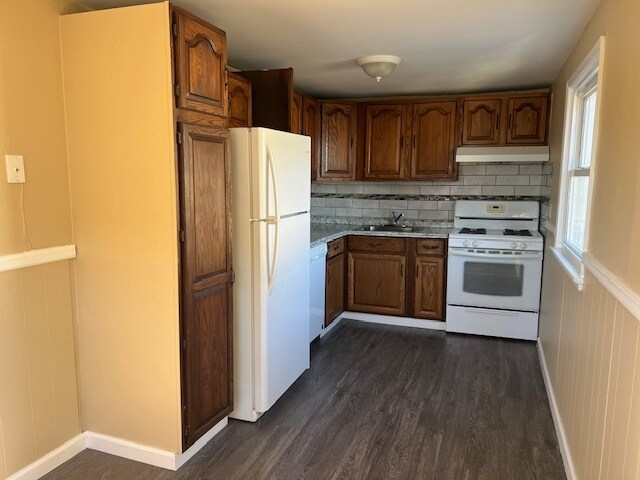 Cocina a gas/lavavajillas - 130 Baisley Ave