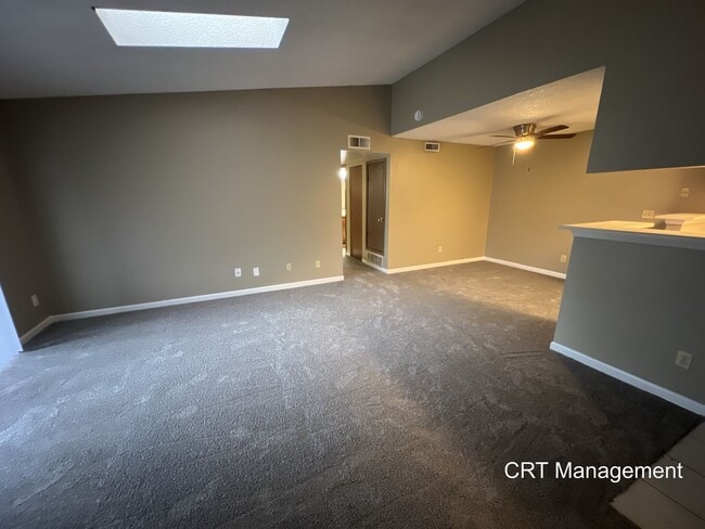 Building Photo - Beautifully Renovated 3-bedroom 2 Bathroom...