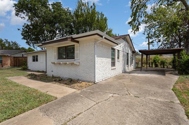 Building Photo - 623 E Tyler St