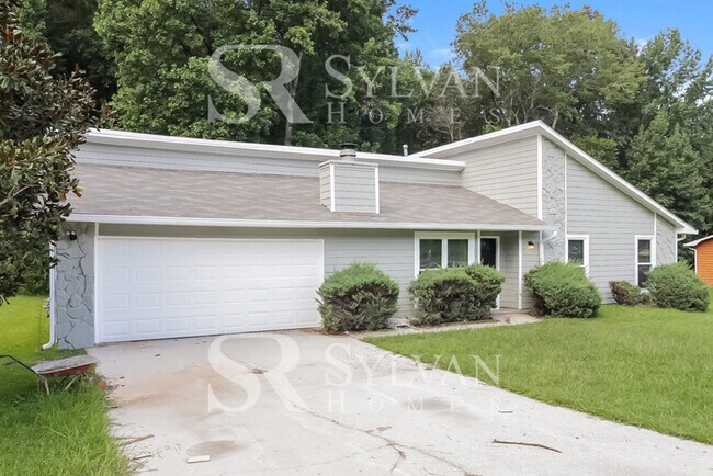 Foto del edificio - The living is easy in this 3 bedroom, 2 ba...