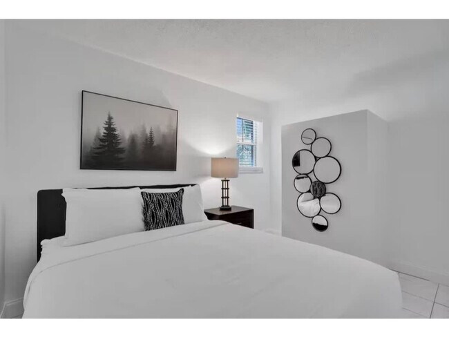 Foto del edificio - 3215 NE 7th St