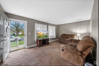 Building Photo - 706 Boesel Ave