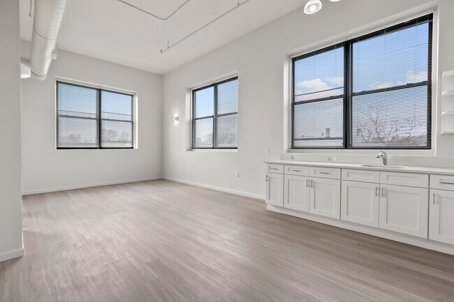 Building Photo - 226 New Brunswick Ave