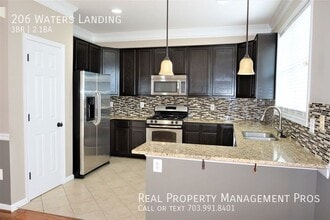 Building Photo - 206 Waters Landing