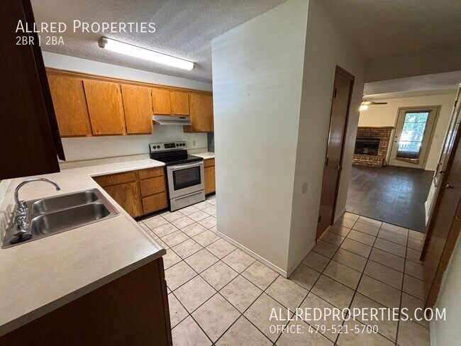 Foto del edificio - 2481 N Brophy Ave