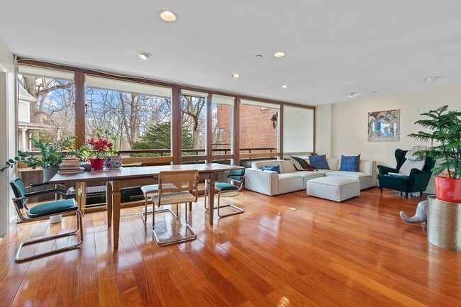 Photo - 241 Perkins St House