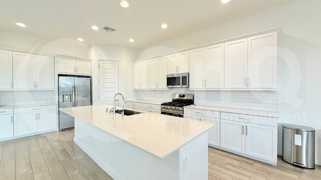 Foto del edificio - 5840 S Delaware St