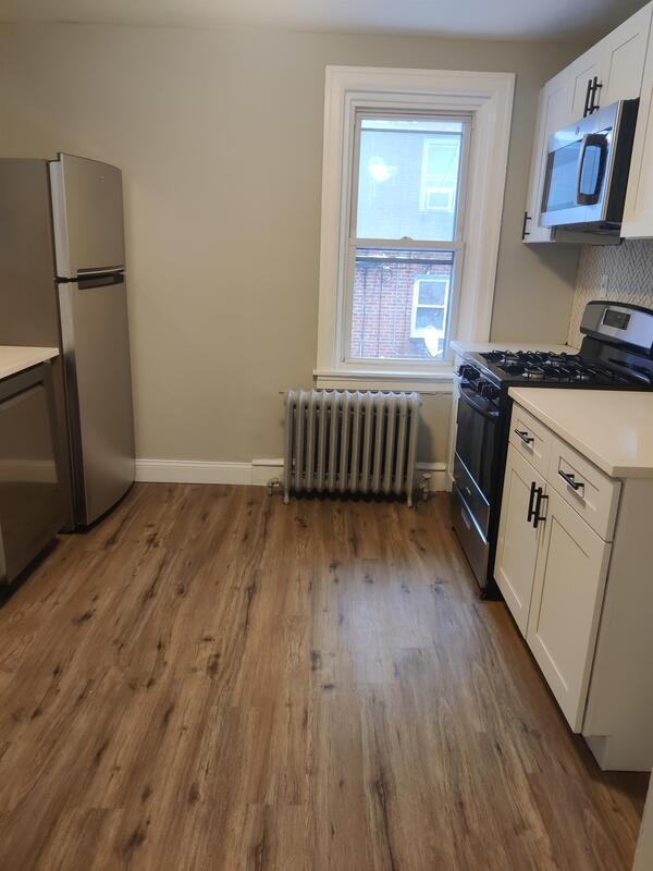 Building Photo - 5811 N Woodstock St